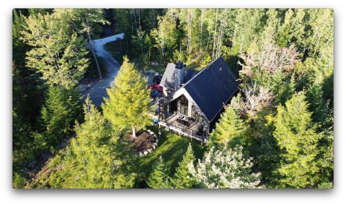 Amherst Ski Chalet | Le Mitik Tremblant - SPA - LACS - PLAGES - JEUX