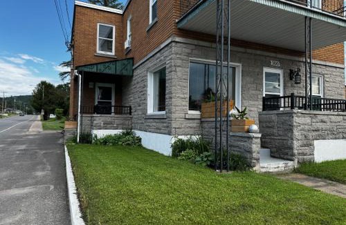 Saint-Alexis-des-Monts Apartment | Le Petit Saint-Joseph