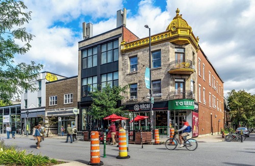 Plateau Mont Royal Apartment | Le Plateau Suite, Walk to Eat, Shop & Metro