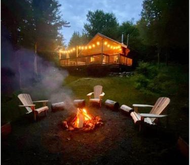 Saint-Gabriel-de-Valcartier Ski Chalet | Le Rondin, Chalet en bois rond avec spa