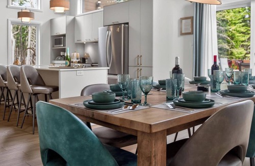 Shannon House | Le Sofia - Spa, Mezzanine Pool Table, Luxury 12p
