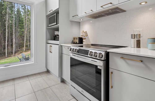 Shannon House | Le Sofia - Spa, Mezzanine Pool Table, Luxury 12p