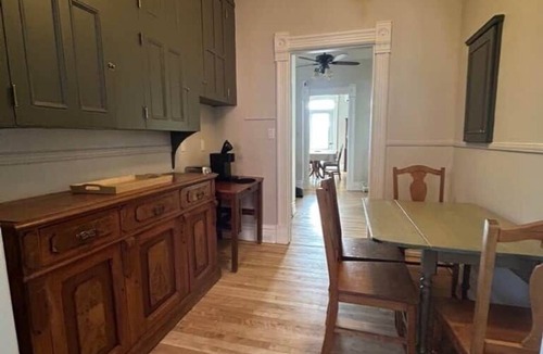 Les Maskoutains Regional County Municipality Apartment | Les Ancestrales - Maison Jodoin, suite Augustine