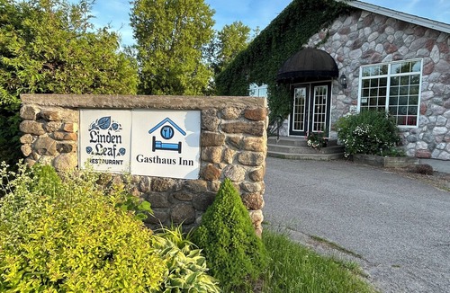 North Grenville Apartment | Linden Leaf Gasthaus Inn Apartment Pet friendly Country walks, just off hwy 416