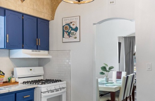 Walkerville House | Little Italy 4BR Home | Garage, Yard & Parking