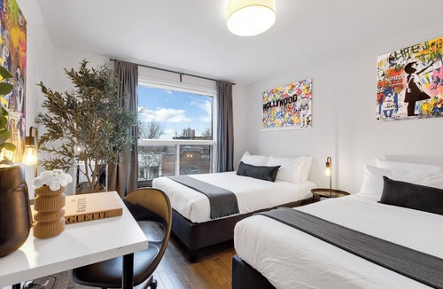 Plateau Mont Royal Apartment | LiV MTL - Avenue