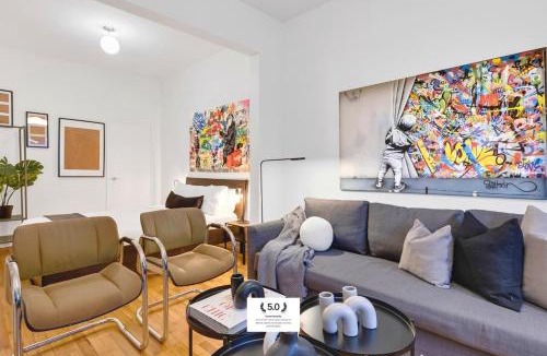 Plateau Mont Royal Apartment | LiV MTL Avenue Spacious 3BR Rooftop Suite Near Downtown Montreal