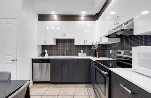 Plateau Mont Royal House | LiV MTL - Chic