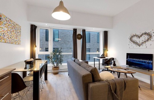 Downtown Montreal Apartment | LiV MTL Downtown Montreal Spacious Urban Suites