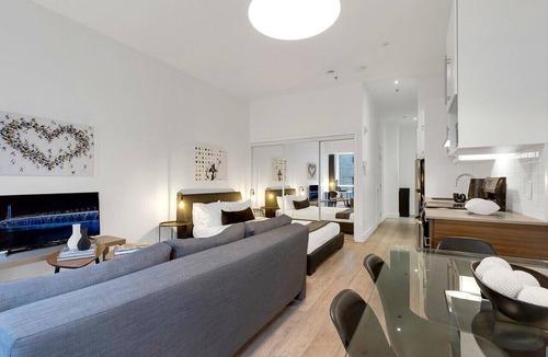 Downtown Montreal Apartment | LiV MTL Downtown Montreal Spacious Urban Suites