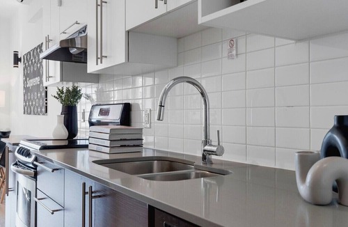Downtown Montreal Apartment | LiV MTL Downtown Montreal Spacious Urban Suites