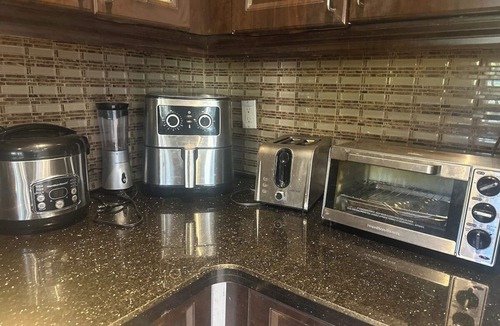 Hurontario House | Live Near SQ 1 Self Check-in 2 min to Transit