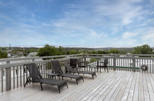 Rimouski Apartment | Loft 302 - Rooftop - Downtown - 55" TV