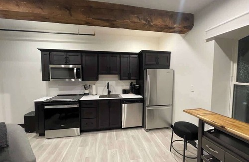 Truro Apartment | Loft, bright & spotless 1 BR with 6 appliances