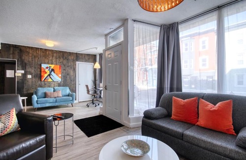 Saint-Roch Apartment | Loft de l'Antiquaire by Hébergements DCL