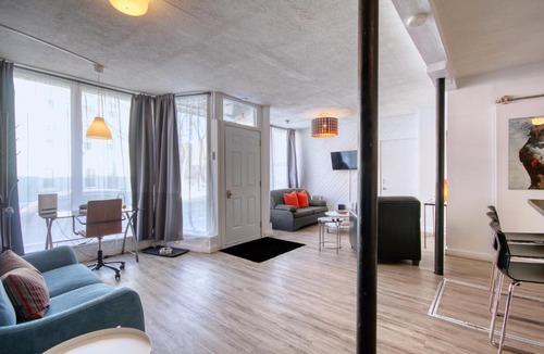 Saint-Roch Apartment | Loft de l'Antiquaire by Hébergements DCL