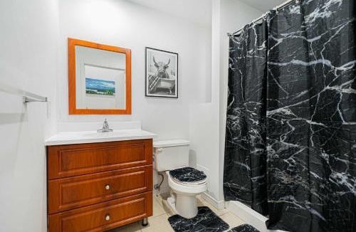 Montreal Apartment | Loft Studio & 2 Single Beds For 2 Guests with Parking