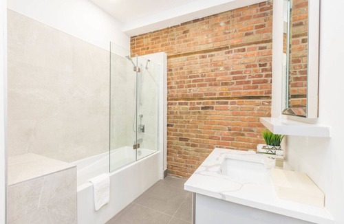 Mile End Condo | Lofts du Parc Lahaie - Mile End - Modern Luxury Studio Apt 204