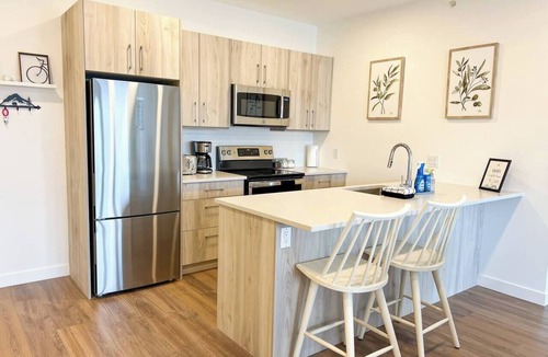Golden Apartment | Lofty Lookout - 2 Bed, 2 Bath Luxury DT