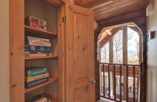 Labelle Ski Chalet | Log cabin w hot tub View near of Tremblant