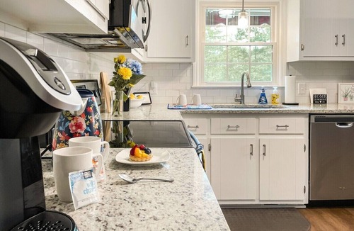 Durham House | Long-term Pro 3BR, near Duke, RDU