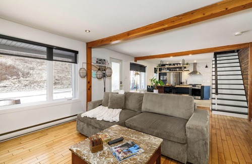 Saint-Joachim Ski Chalet | Longhorns Lodge | 4Season Spa&BBQ | AC | Office | In&out Fireplace | Mt Ste-Anne