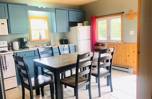 Pointe-du-Chene House | lovely chalet near the beach