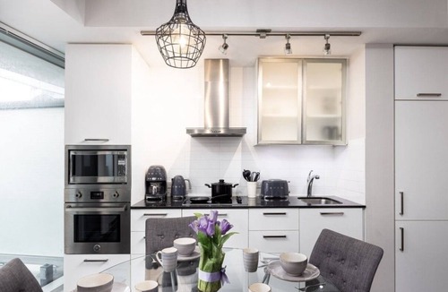 Downtown Toronto Condo | Lovely Condo