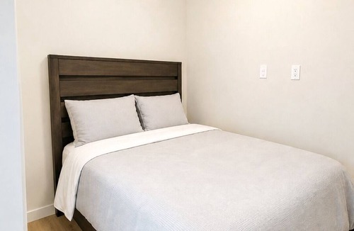 Sidney Hotel | Lovely One Bedroom Suite