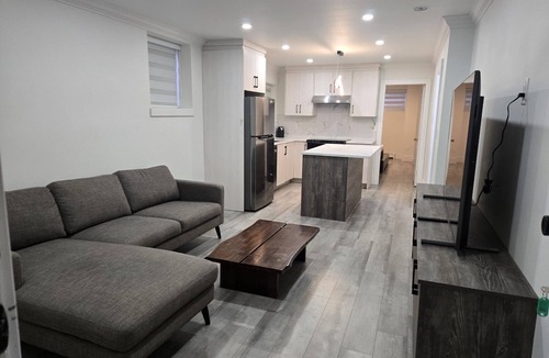 Surrey Newton Apartment | Lovely studio with AC in charming Surrey