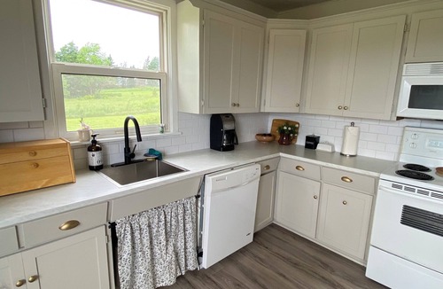 Souris House | Lower Bay Cottages/Surrounded by beautiful Canadian beaches!