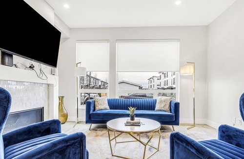 Tsawwassen House | Lux 4-bed home in Tsawwassen