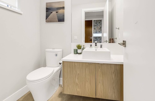 Tsawwassen House | Lux 4-bed home in Tsawwassen