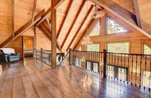 Saint-Calixte Ski Chalet | Luxurious chalet featuring a jacuzzi, pool, small lake, sauna and pool table.
