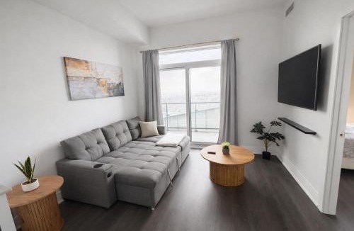 Kitchener Apartment | Luxurious Condo - Gym,Pool,Sauna,Bowling Alley,Hot Tub,Lounge