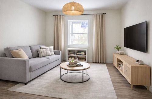 Moncton House | Luxurious house downtown Moncton - Sleeps 14- walking distance Avenir Center
