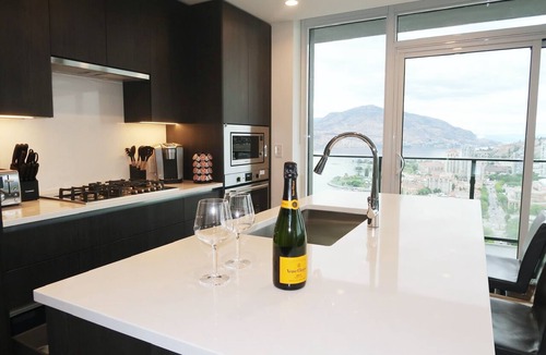 Downtown Kelowna Apartment | Luxurious Lakefront Living with Views! 2BR 2BA