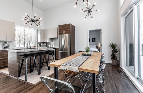 La Conception Ski Chalet | Luxurious Villa Tremblant 4 Bdrs w/Hot Tub B5