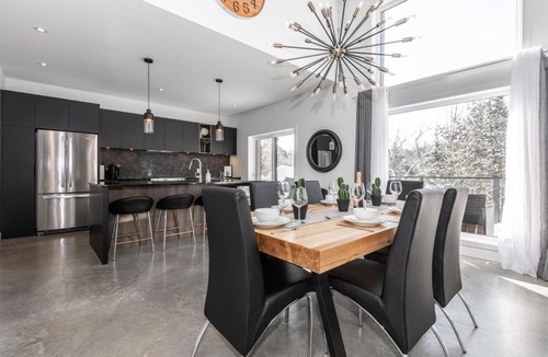 La Conception Ski Chalet | Luxurious Villa Tremblant 4 Bdrs W Hot Tub B85