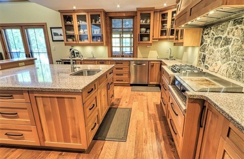 Niagara Falls Villa | Luxurious Waterfront Villa & Cottage House, Niagara Falls, Ontario