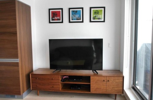 Beaconsfield Village Apartment | Luxury 2BR Condo in Popular Queen West