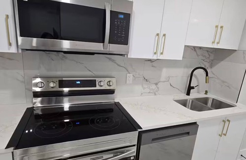 Leduc County House | Luxury 2BR Walkout Suite Pond View Near Airport