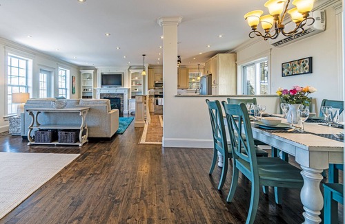 Halifax House | Luxury 3-Bedroom Furnished Home. View of NW Arm, close to DT (Min 28 days)