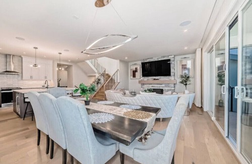 Cranston House | Luxury 3BDR Haven: Ideal for Family & Group Escape