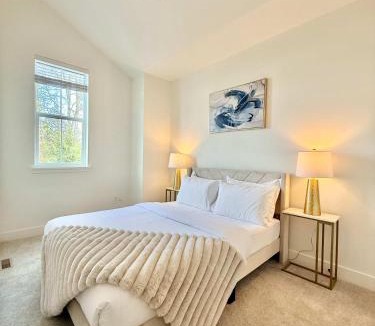 Willoughby House | Luxury 3Br Oasis Gated Yard Pets Welcome