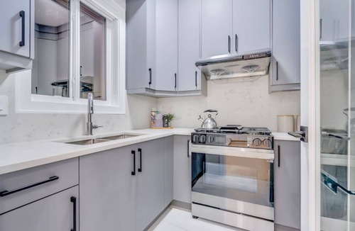 Surrey House | Luxury 5BR Home | 5 Full Baths | Near Morgan Golf