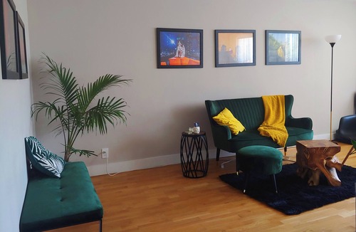 Victoria Village Apartment | Luxury Apartment close to downtown
