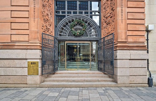 Old Montreal Apartment | Luxury Central Old Port MTL Apt - Notre-Dame
