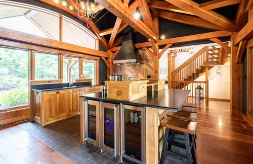 Lake of Bays House | Luxury Cottage on Private Lake