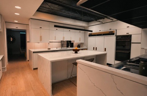 Tuxedo House | Luxury Designer Home | Sleeps 10 | Old Tuxedo